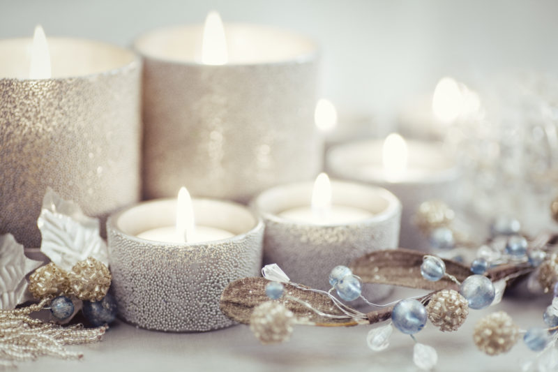 https://www.compassionatefriends.org/wp-content/uploads/2018/12/Candles-with-silver-beads-800x533.jpeg