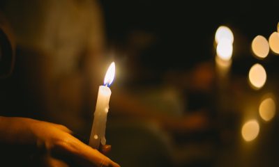 https://www.compassionatefriends.org/wp-content/uploads/2019/12/Hand-holding-candle-400x240.jpeg